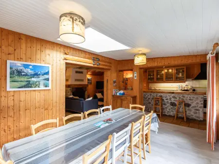 Maison au centre du village, cour privative, au calme, Wi-Fi, cheminée, idéale pour familles. - Photo 1