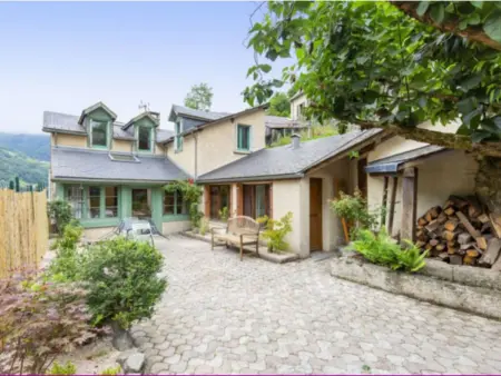Maison au centre du village, cour privative, au calme, Wi-Fi, cheminée, idéale pour familles. - Photo 4