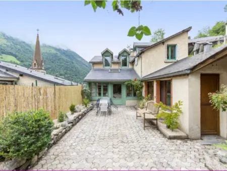 Maison au centre du village, cour privative, au calme, Wi-Fi, cheminée, idéale pour familles. - Photo 5