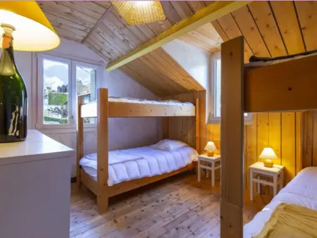 Maison au centre du village, cour privative, au calme, Wi-Fi, cheminée, idéale pour familles. - Photo 9