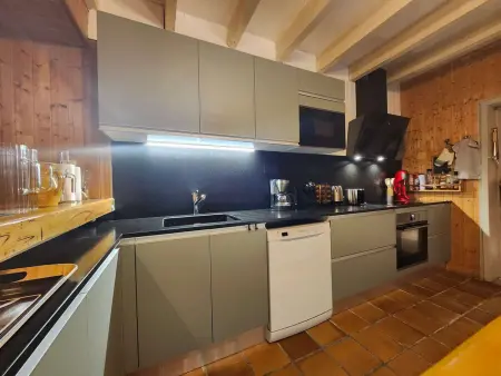 Maison au centre du village, cour privative, au calme, Wi-Fi, cheminée, idéale pour familles. - Photo 14