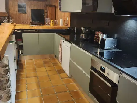Maison au centre du village, cour privative, au calme, Wi-Fi, cheminée, idéale pour familles. - Photo 15