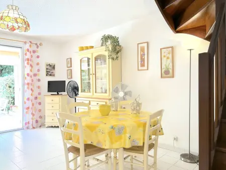 Maison en Duplex au Lavandou avec Piscine, Terrasse et Parking Privé - 3 Pièces, 6 Couchages - Photo 2