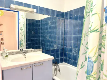 Maison en Duplex au Lavandou avec Piscine, Terrasse et Parking Privé - 3 Pièces, 6 Couchages - Photo 10