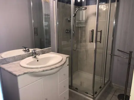 Villa T4 avec Piscine, 3 chambres, jardin, parking privé, proche commerces et plage, 8 couchages - Photo 18