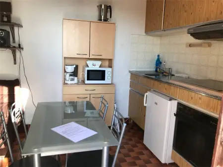 Villa 2 Pièces Climatisée avec Terrasse, Face à la Mer, Parking Privé, Proche Commerces et Plage - Photo 2