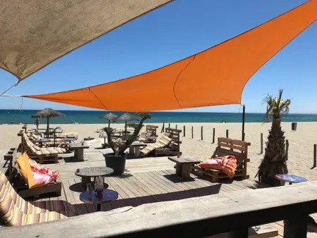 Villa 2 Pièces Climatisée avec Terrasse, Face à la Mer, Parking Privé, Proche Commerces et Plage - Photo 8