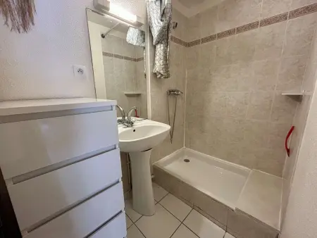 Villa Familiale 8 Pers. à 600m de la Plage avec Piscine et Terrasse Ensoleillée à Cap d'Agde - Photo 12