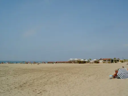 Villa Familiale 8 Pers. à 600m de la Plage avec Piscine et Terrasse Ensoleillée à Cap d'Agde - Photo 15