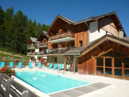 Chalet mitoyen avec piscine, sauna, hammam, départ des pistes, 2 chambres, balcon, Les Orres 1800 - Photo 13