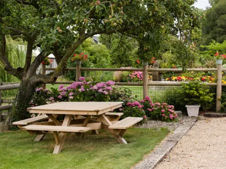 Charmante maison au cœur d'un village paisible avec jardin clos et animaux - Photo 2