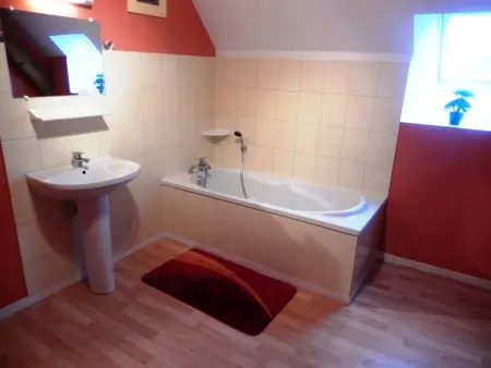 Charmante maison entre mer et campagne avec 3 chambres et jardin privé - Photo 7