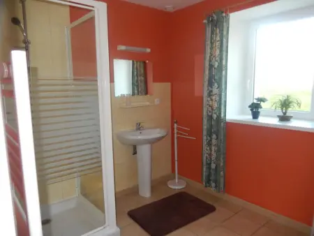 Charmante maison entre mer et campagne avec 3 chambres et jardin privé - Photo 8