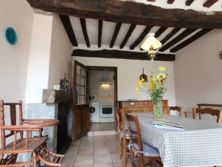 Maison rustique 17ème siècle avec jardin, cheminée et parking - Photo 3