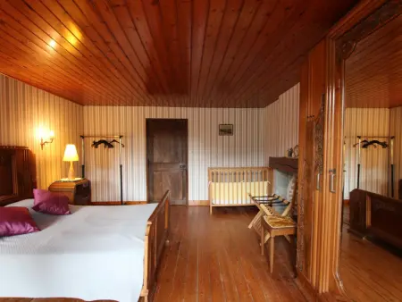Maison rustique 17ème siècle avec jardin, cheminée et parking - Photo 13