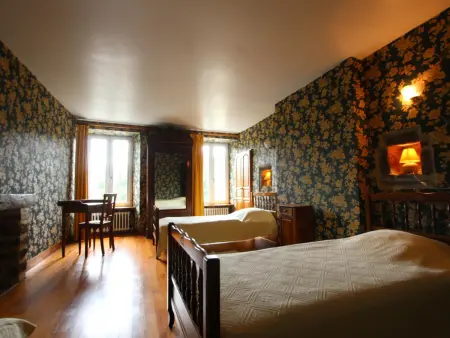 Maison rustique 17ème siècle avec jardin, cheminée et parking - Photo 14
