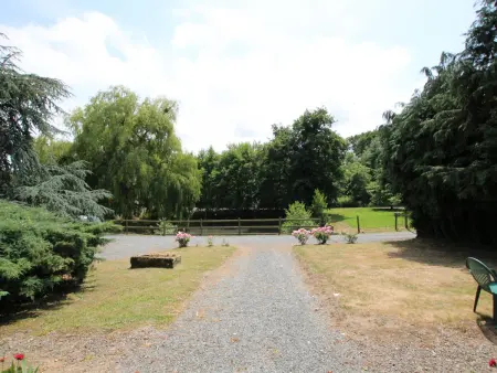 Maison rustique 17ème siècle avec jardin, cheminée et parking - Photo 19