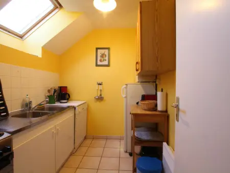Maison Typique de Théville avec Cheminée et Cour Close - Photo 7