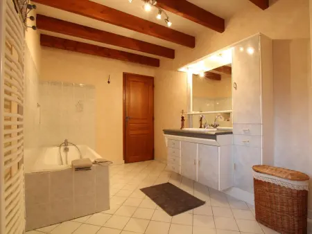Maison charmante à La Hague avec jardin clos et cheminée - Photo 8
