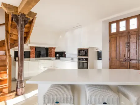 Maison de ville rénovée à St Denis-le-Vêtu, vue port - Photo 8