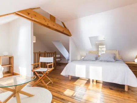 Maison de ville rénovée à St Denis-le-Vêtu, vue port - Photo 11