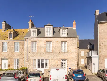 Maison de ville rénovée à St Denis-le-Vêtu, vue port - Photo 16