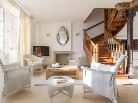 Maison de ville rénovée à St Denis-le-Vêtu, vue port - Photo 17