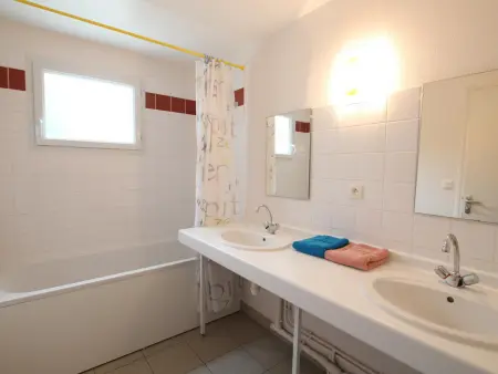 Maison spacieuse à La Hague avec animaux acceptés et parking - Photo 11