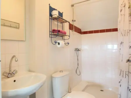 Maison spacieuse à La Hague avec animaux acceptés et parking - Photo 16