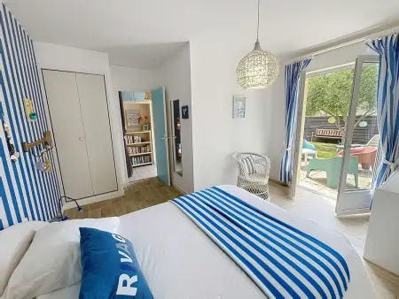 Maison rénovée, à 300m de la plage et proche commerces, avec terrasse et jardin, tout confort - Photo 18