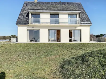 Villa avec jardin et accès direct plage, terrasse, 5 chambres, 2 salles d'eau, wifi, parking - Photo 1