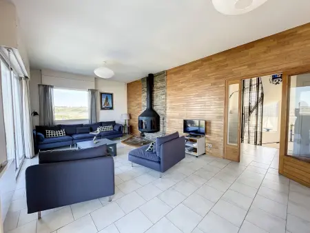 Villa avec jardin et accès direct plage, terrasse, 5 chambres, 2 salles d'eau, wifi, parking - Photo 4