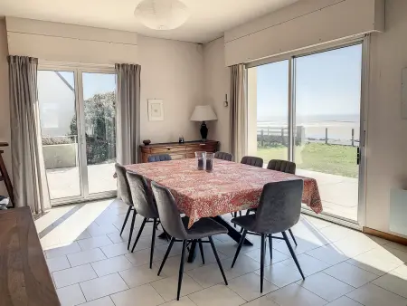 Villa avec jardin et accès direct plage, terrasse, 5 chambres, 2 salles d'eau, wifi, parking - Photo 8