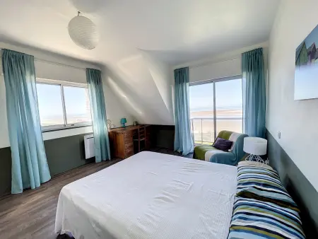 Villa avec jardin et accès direct plage, terrasse, 5 chambres, 2 salles d'eau, wifi, parking - Photo 19