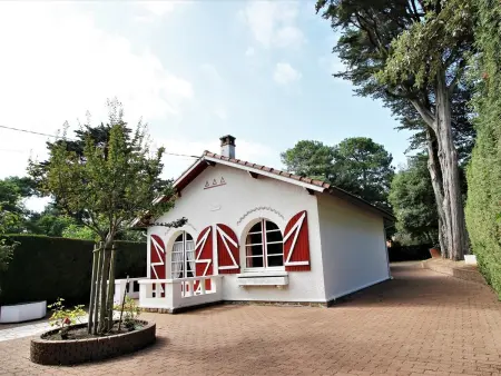 Maison traditionnelle à Saint Brevin, 850m plage, lumineux séjour, jardin, 4 ch., garage, animaux OK - Photo 2