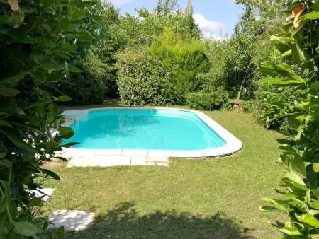 Gîte authentique à Brizay avec jardin privé et piscine - Photo 1