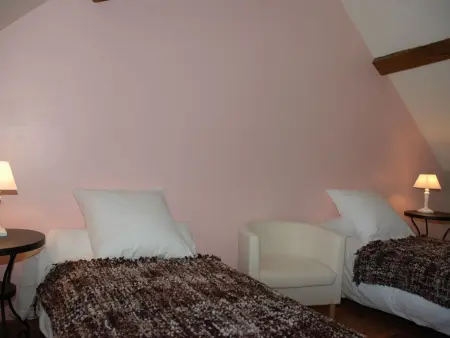 Gîte authentique à Brizay avec jardin privé et piscine - Photo 8