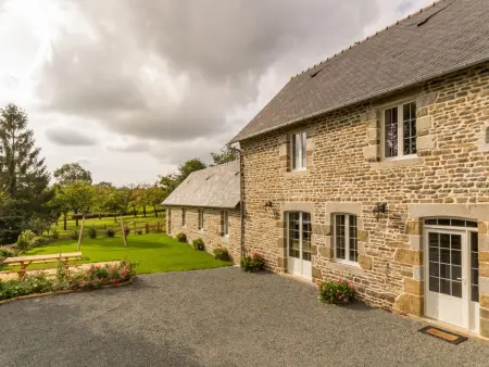 Maison de charme avec piscine privée et jardin en Normandie - Photo 8