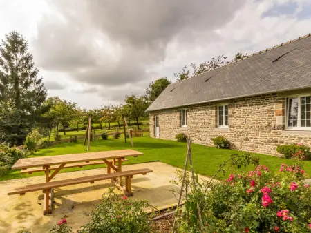 Maison de charme avec piscine privée et jardin en Normandie - Photo 9