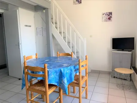 Maison de vacances près plage et commerces avec jardinet, parking privé et équipements complets - Photo 4