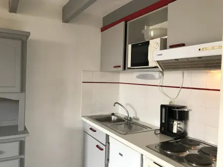 Maison de vacances près plage et commerces avec jardinet, parking privé et équipements complets - Photo 5