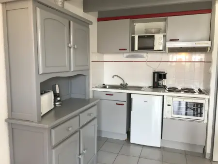 Maison de vacances près plage et commerces avec jardinet, parking privé et équipements complets - Photo 6
