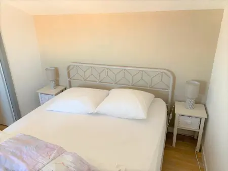 Maison de vacances près plage et commerces avec jardinet, parking privé et équipements complets - Photo 9