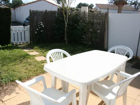Maison à La Tranche-sur-Mer avec piscine, proche plage - Photo 2