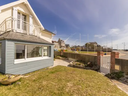 Chalet de charme face mer avec jardin clos à Barneville-Carteret - Photo 1