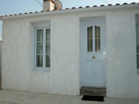 Maison rénovée, proche plage et commerces, parking, jardin privé - Photo 3