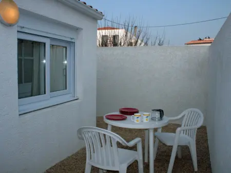 Maison rénovée, proche plage et commerces, parking, jardin privé - Photo 4