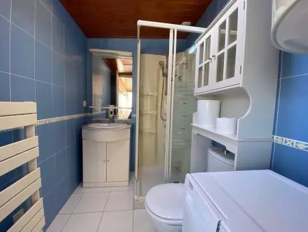 Maison rénovée, proche plage et commerces, parking, jardin privé - Photo 14