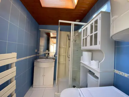Maison rénovée, proche plage et commerces, parking, jardin privé - Photo 21
