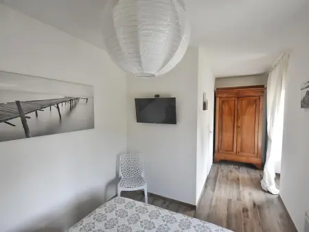 Maison paisible en pierre avec terrasse et cheminée - Photo 16